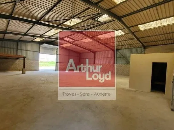 Bureau 850 m²