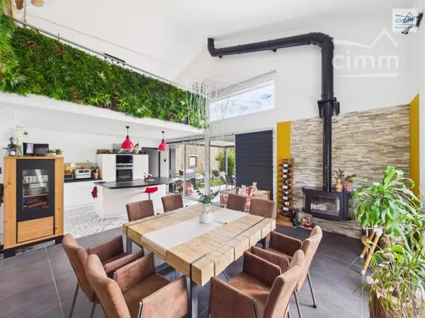 Maison 7 pièces de 248m² sur un terrain de 2067 m²