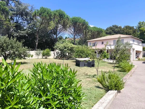 Belle maison familiale proche de toute commodité