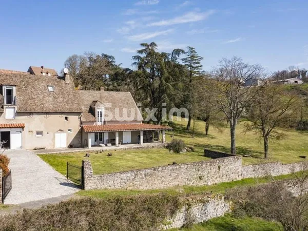 Maison 7 pièces 261 m²