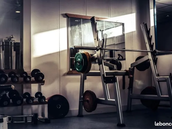 Local 30m² + mezzanine possible — Idéal coach, kiné, pilates — Angers