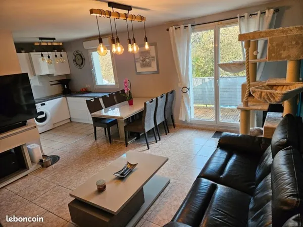 A 3mn de Bailly Romainvilliers, entre appartement et maison de ville, visitez ce beau duplex de 59m2