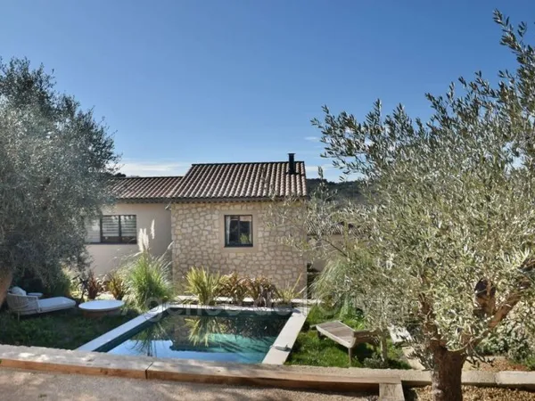 Villa 6 pièces 177 m²