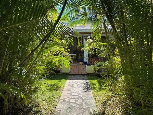 À vendre - Maison avec piscine et studio indépendant à 1 min du lagon - La Saline / Ermitage