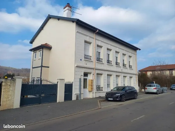 Très belle appartement entièrement rénové T4 110m2 proche de toutes commoditées