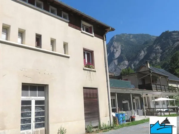 Appartement 1 pièce 81 m²