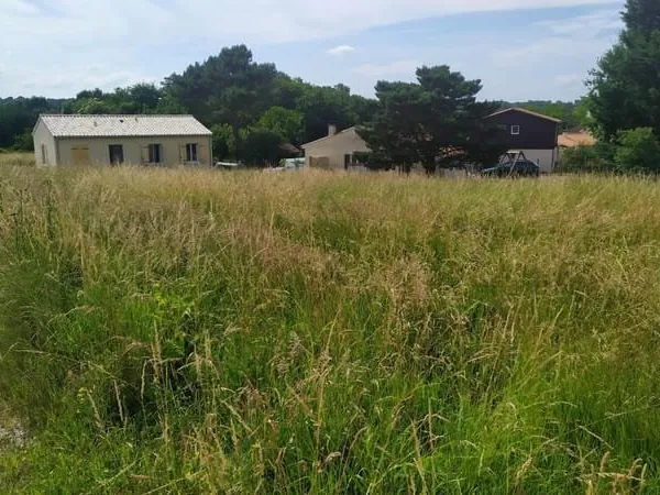 TERRAIN A BATIR 800m² BAIGNEAUX