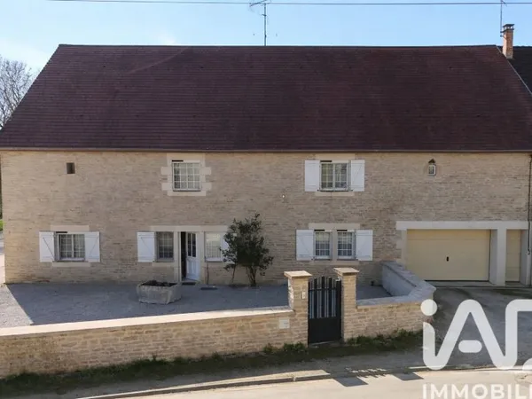 Maison 11 pièces 343 m²