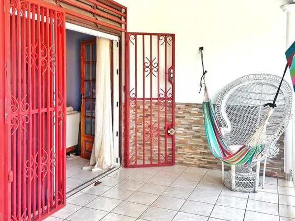 REMIRE-MONTJOLY (97354) - Maison 4 pièces plain-pied de 81 m² avec combles aménageables