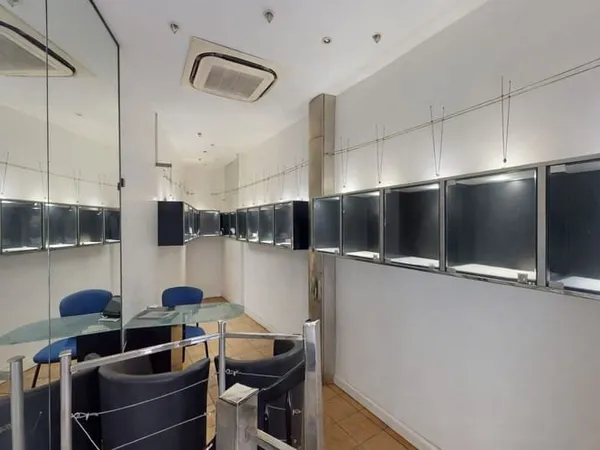 Local 1 pièce 26 m²