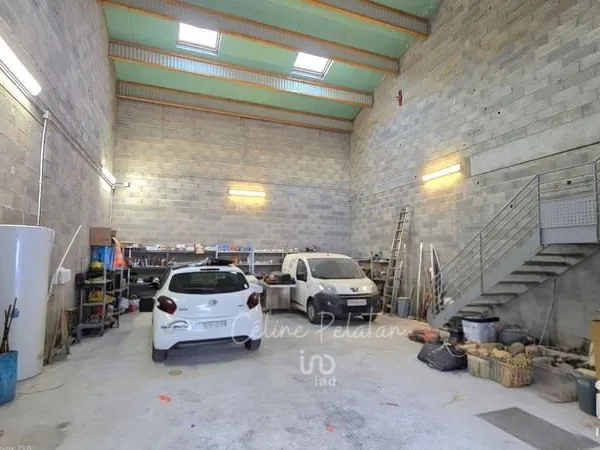 Local commercial 144 m²