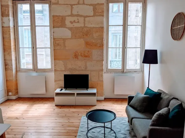 Loue T1 bis meublé Bordeaux centre - 24m²