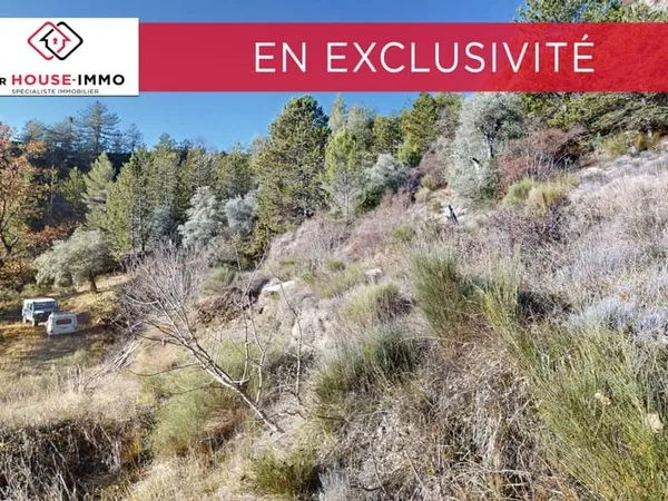 À Puget-Théniers, au coeur d'un cirque naturel préservé, terrain d'exception de 34 589 m², véritable