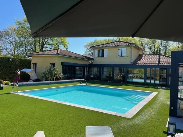 6733- MONTMERLE SUR SAONE Villa d'exception