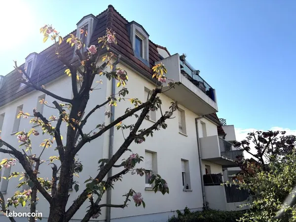 Bischheim centre 2 pièces terrasse au calme