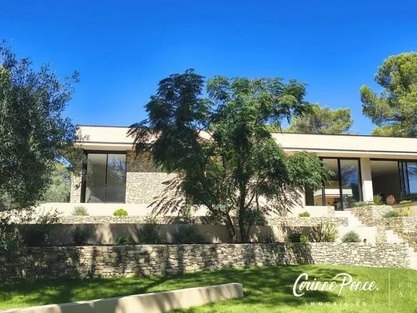 Maison de plain-pied 7 pièces 240 m²