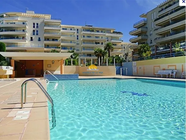 FREJUS PLAGE T1 AVEC PARKING