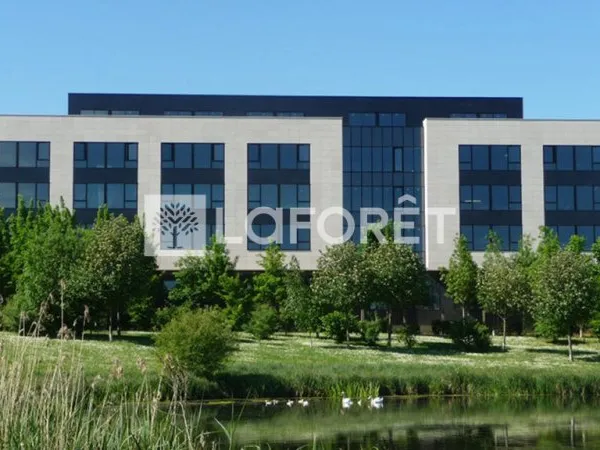 Bureaux 182 m²