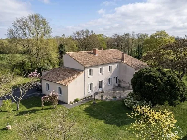 Maison 6 pièces 230 m²