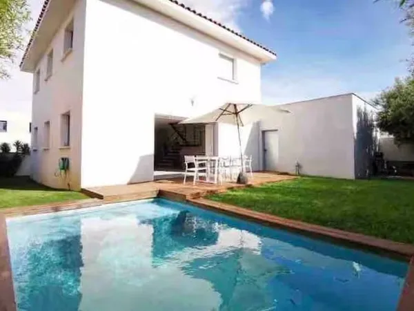 Maison 1 pièce 140 m²