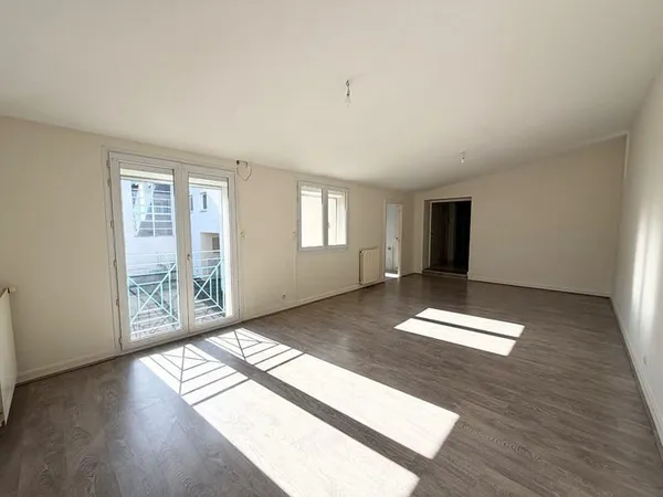 Appartement T3 - parking - cuisine équipée - Rue Pfister