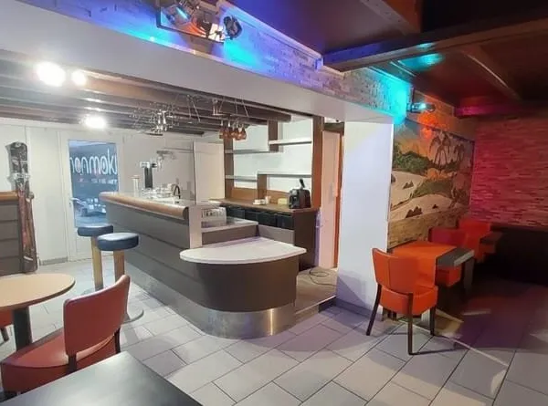 Commerce Location Poitiers 5p 125m² 2250€