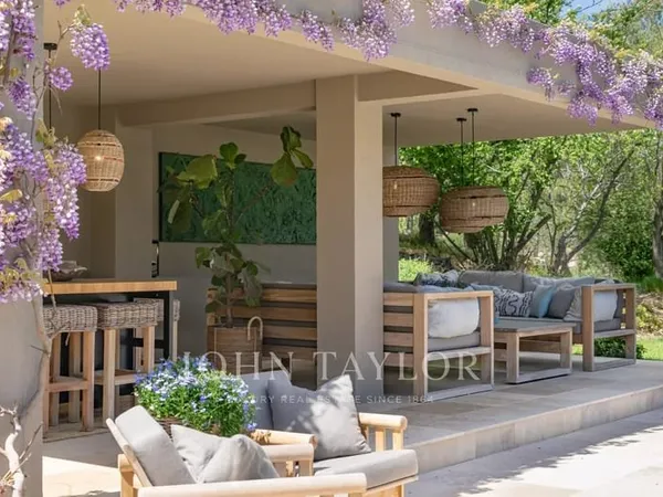Magnifique villa à louer - vue panoramique, 5 chambres, piscine à débordement, proche Valbonne