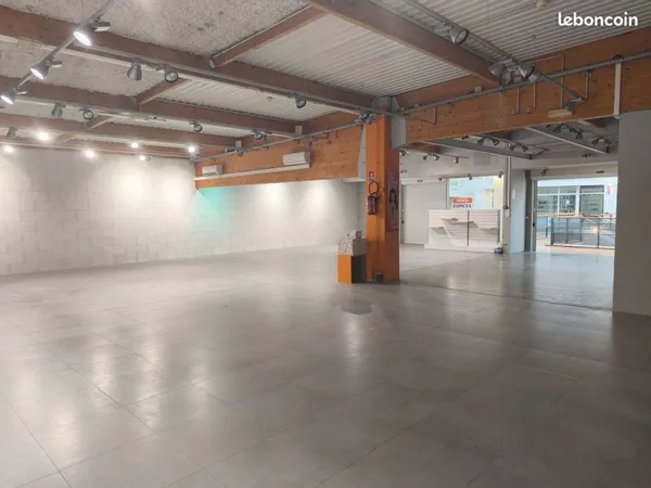 Local commercial 192m² Roanne