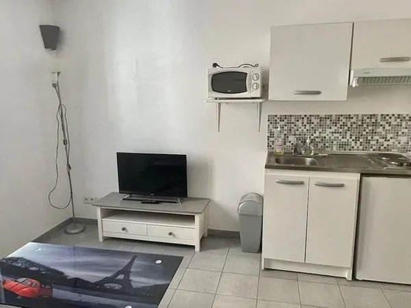 Studio 1 pièce 21 m²