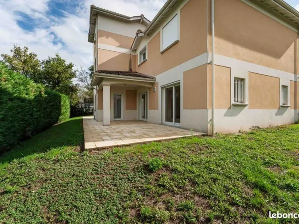 Maison 7 pièces 200 m²