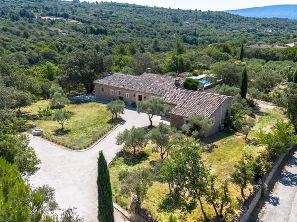 Maison 4 pièces 206 m²