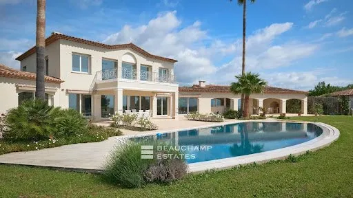 Villa 10 pièces 585 m²