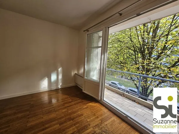 GRENOBLE Centre CHAVANT T3 de 54m² avec ascenseur & balcon !