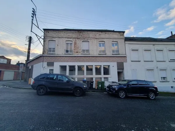 Local commercial 1 pièce 80 m²