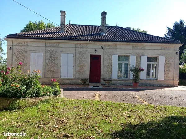 Proche Bordeaux : Fargues Ensemble immobilier ( deux maisons +deux terrains constructibles)