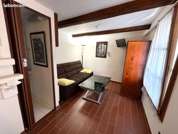 Charmant studio meublé idéalement situé en plein coeur de Paris