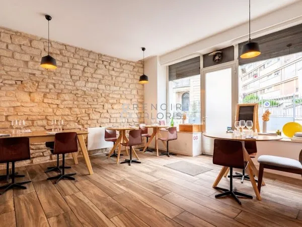 Local 2 pièces 48 m²