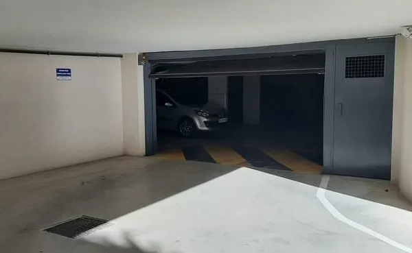 SIX FOURS LES PLAGES, PLACE PARKING RESIDENCE PRIVEE