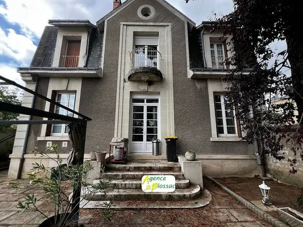 Maison 8 pièces 210 m²