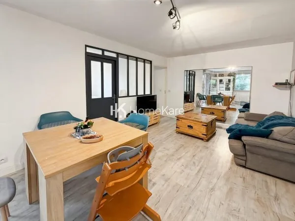 Superbe Appartement avec Grand Jardin en Ville