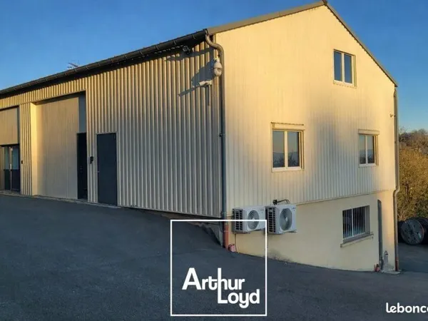 LOCAL D'ACTIVITE 250 m² USSAC