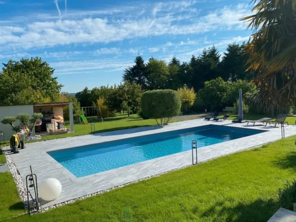 Maison 8 pièces 218 m²