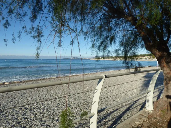 AVP IMMO - À vendre en plein coeur des Lecques , local commercial de 82,61 m2