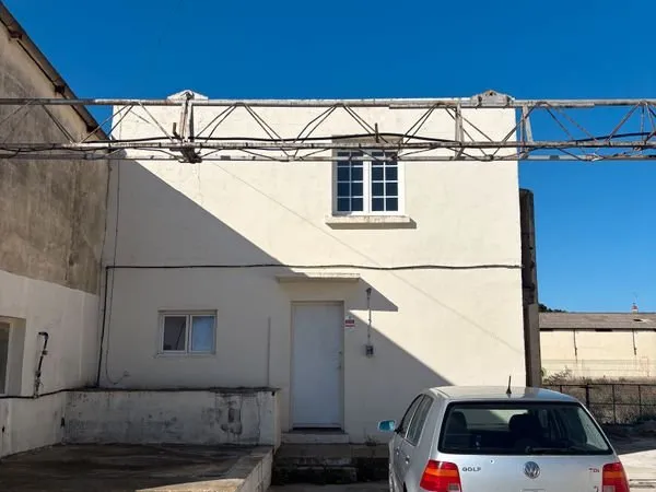 A louer garage, bureau