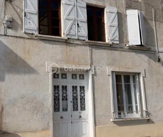 Immeuble 12 pièces 244 m²