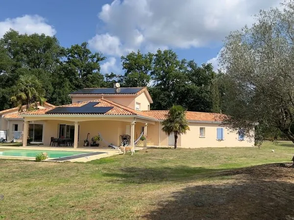 Maison 4 pièces 234 m²