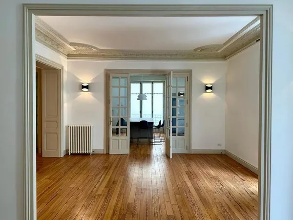 BIARRITZ CENTRE VILLE A L ANNEE - APPT TYPE T4 VIDE