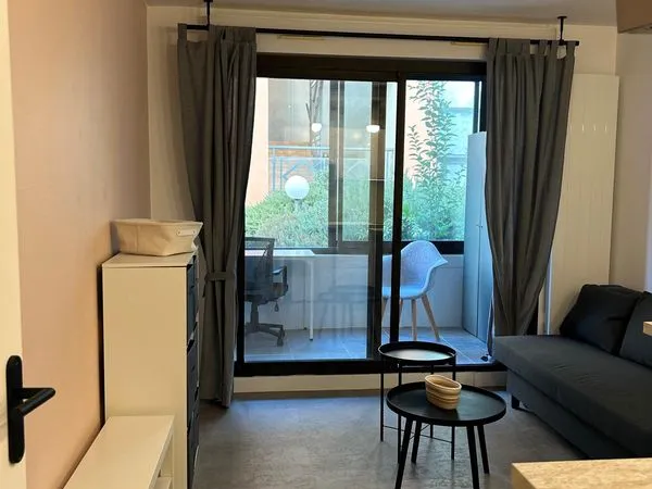 STUDIO Meublé Cote Pavée