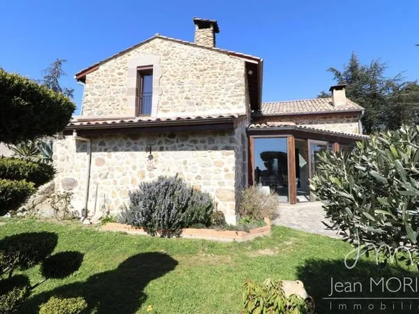Maison 7 pièces 185 m²