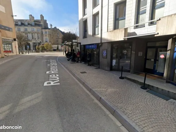LOCAL COMMERCIAL 107 m² POITIERS